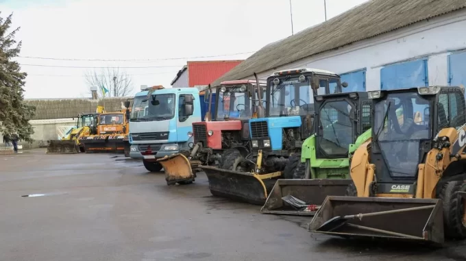 Комунальники Житомира готові прибирати дороги від снігу та ожеледиці