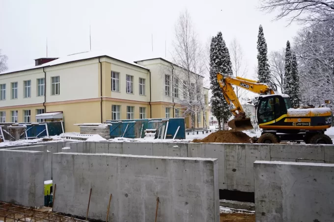 У Житомирі будують нове укриття та працюють модульні сховища