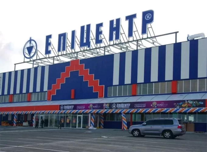 У Житомирі повідомили про кілька замінувань - перевіряють ринки та торгівельний центр