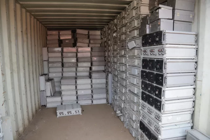 У військовій частині Житомирщини виявили 50 тонн плат з дорогоцінними металами, які не стоять на обліку