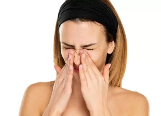 Свербить ніс / Фото ілюстроване