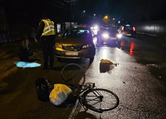 Поліція Бердичева розслідує ДТП з постраждалою пенсіонеркою. Фото Поліція Житомирської області www.facebook.com