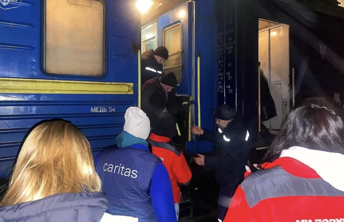 До Житомирської області евакуювали ще 6 людей, двоє з них - особи з інвалідністю