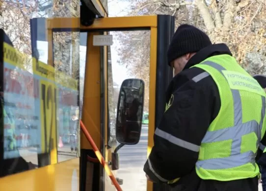 Під час перевірки пасажирського транспорту в Житомирі виявили 41 порушення