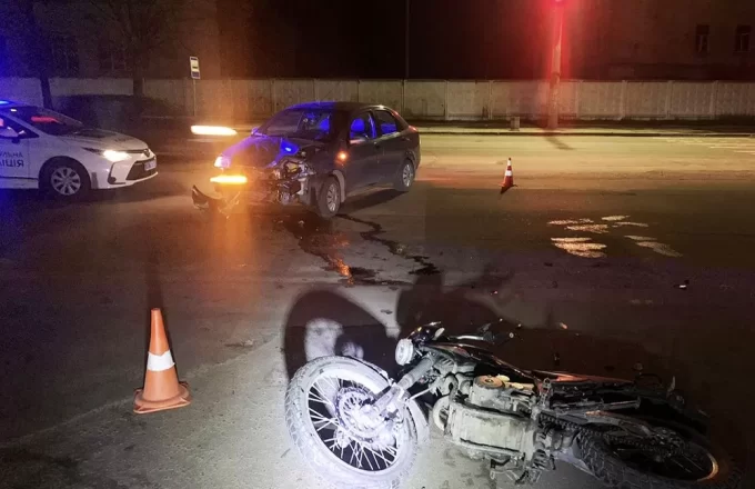 У Житомирі в ДТП постраждав 16-річний мотоцикліст