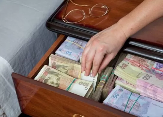 Ексдиректорка житомирської школи, яку підозрюють у розтраті коштів, не поновлять на посаді