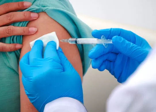 Вакцинация в Украине: шаги к безопасности и здоровью 