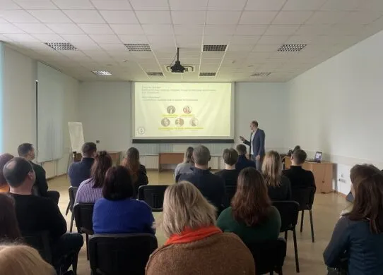 Освітній бізнес-клуб «Вдоскональ себе». Фото t.me/ngo_improve_yourself