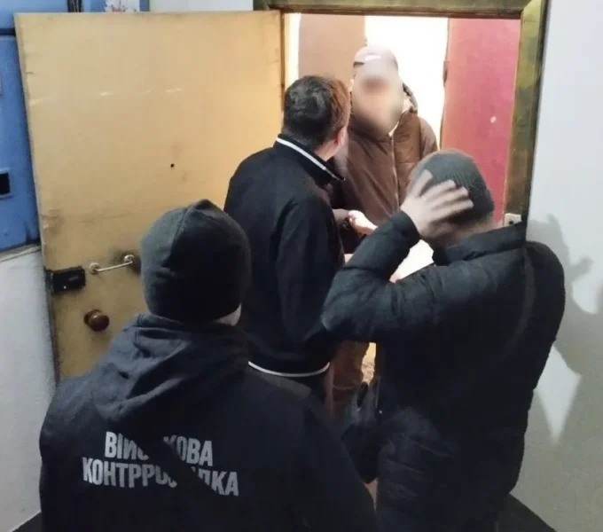 Мешканці Житомирської області допомагали призовникам виїхати за кордон за 1000 доларів