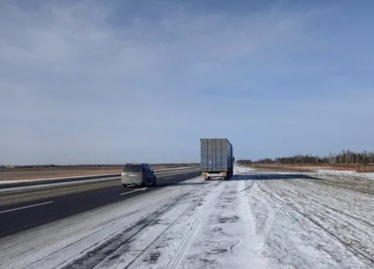 На трасі у Житомирській області вантажівка збила велосипедиста