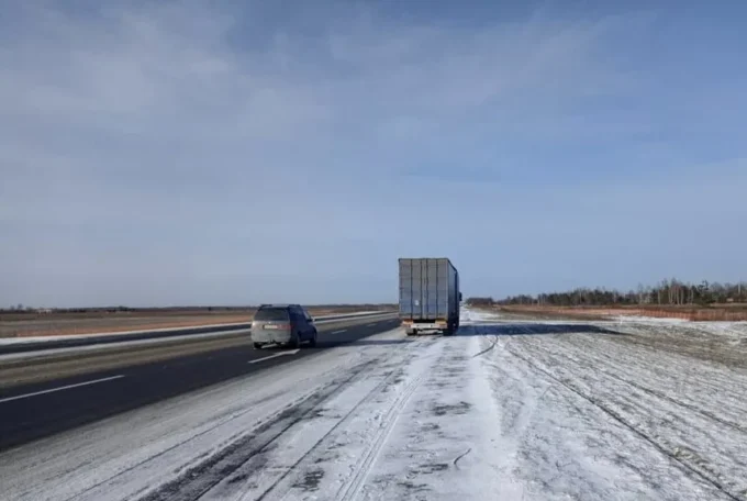 На трасі у Житомирській області вантажівка збила велосипедиста