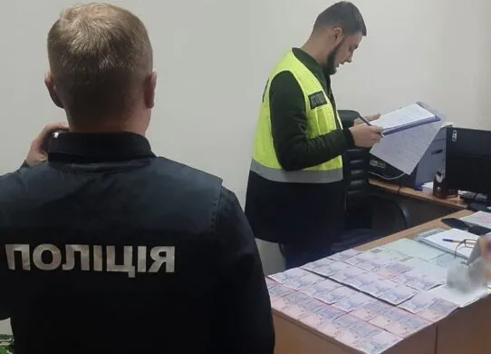 Лікар ВЛК з Коростені за гроші підробляв діагноз, щоб пацієнти отримали відстрочку від служби