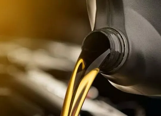 Заробив на бензині понад півмільйона: у Житомирі підозру оголосили ексдиректору комунального підприємства