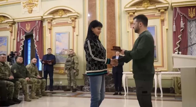 Житомирська волонтерка отримала нагороду від Президента України