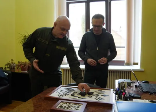 Військовий Нацгвардії передав до Житомирського музею власні артефакти