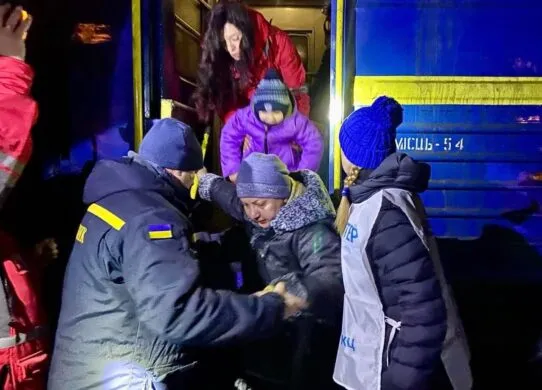 На Житомирщину прибув 45-й потяг з евакуйованими людьми з Донецької області