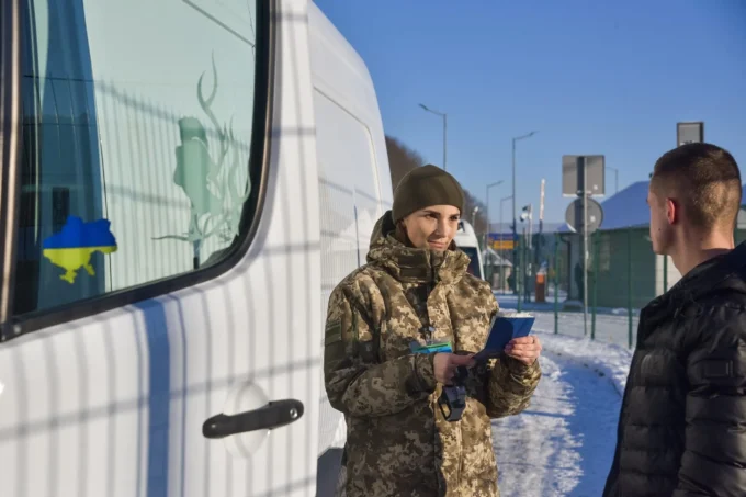 Мешканець Житомирщини надав фіктивні документи щодо стану здоровʼя дітей, щоб незаконно перетнути кордон