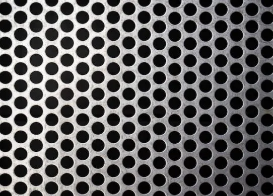 Просічно-витяжний лист з алюмінію – що це, та де його використовують? / Фото: freepik.com