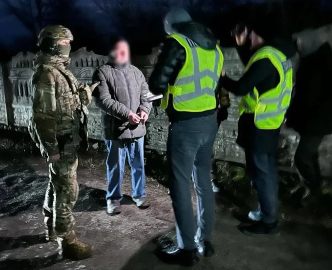 У Житомирській області працівник суду попався на хабарі