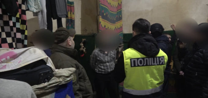 У Житомирі сім'я шахраїв збагачувалася на родинах безвісти зниклих військовослужбовців