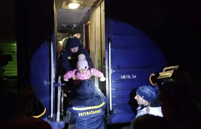З Донецької області продовжується евакуація: до Житомирщини прибули ще 27 переселенців