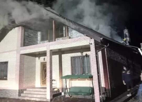 У пожежі на Житомирщині постраждав 19-річний хлопець, намагаючись ліквідувати вогонь