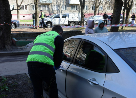 Стрілянина у Житомирі: у дворі багатоповерхівки невідомі поранили житомирянина