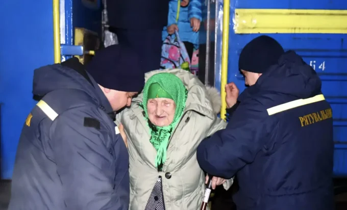 Ще 57 людей евакуювалися з небезпечних територій до Житомирської області