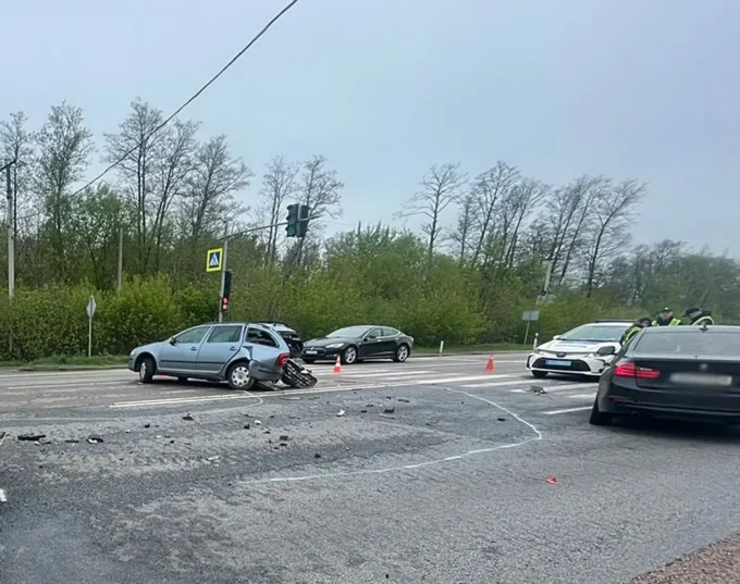 ДТП на околиці Житомира: зіткнулися дві машини, одного з водіїв - травмовано
