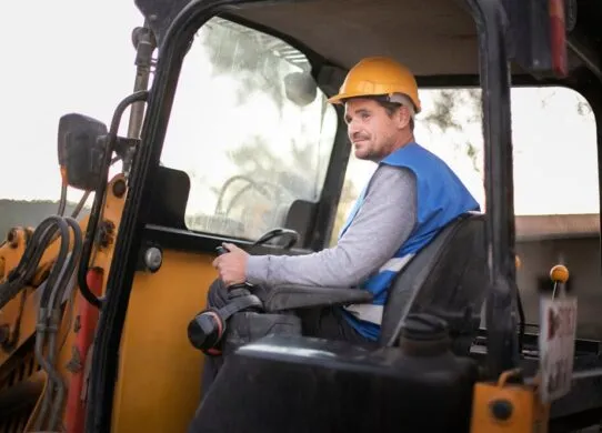 На Житомирщині зупинили трактор, водій якого придбав посвідчення в Інтернеті