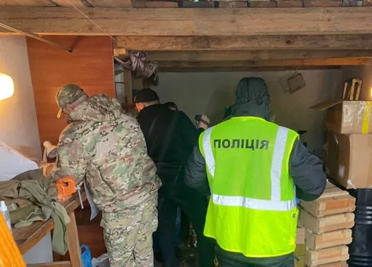 Під час розслідування вбивства у Житомирі, правоохоронці виявили арсенал зброї в гаражі