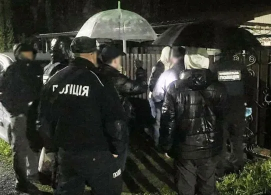 У Житомирській області затримали продавця зброєю під час продажу товару