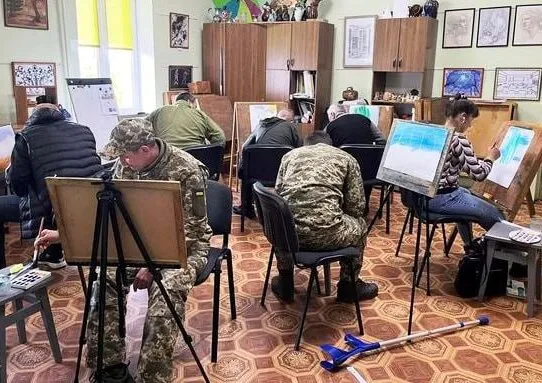 Арт-терапія для військових: де на Житомирщині допомагають долати стрес та психологічні травми?