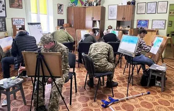Арт-терапія для військових: де на Житомирщині допомагають долати стрес та психологічні травми?