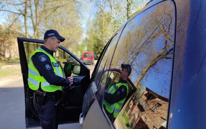 Суд неодноразово забороняв керувати авто: через два дні після чергового рішення суду за кермом затримали житомирянина