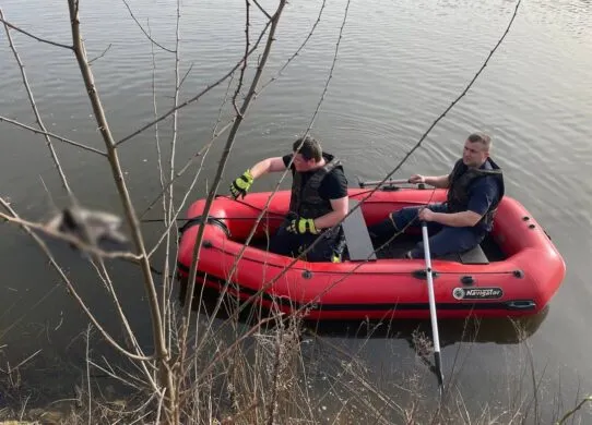 На Житомирщині з річки дістали тіла двох чоловіків