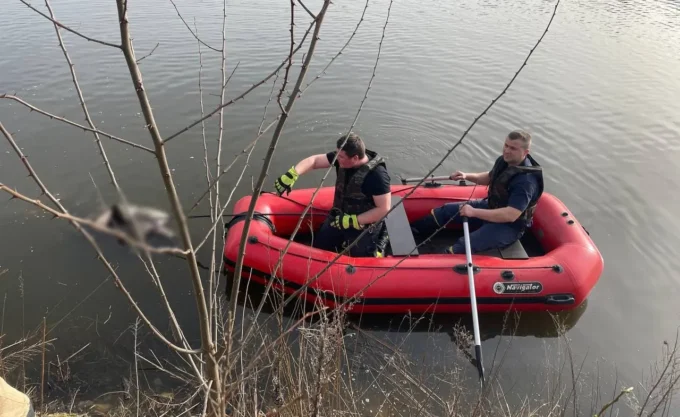 На Житомирщині з річки дістали тіла двох чоловіків