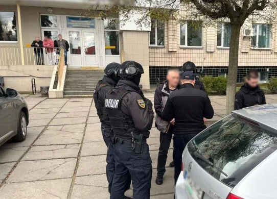 У Житомирі голова ВЛК брав хабарі за висновок про непридатність до служби