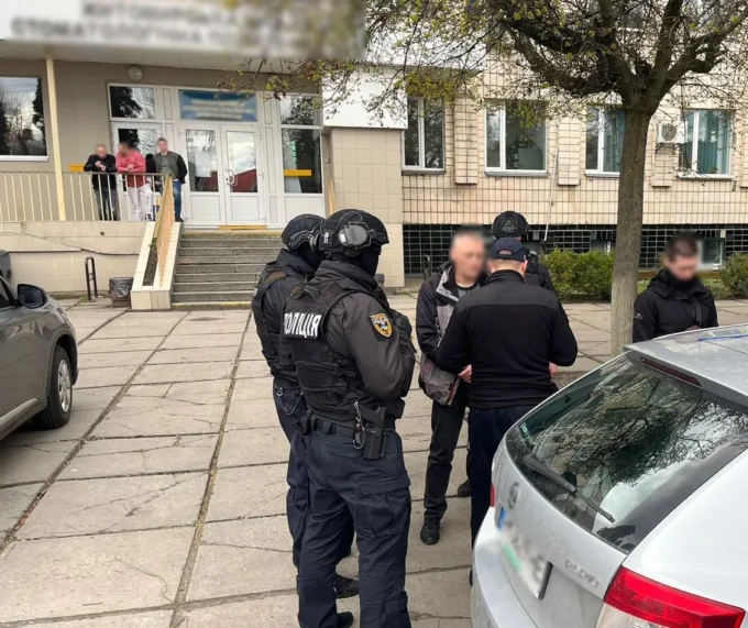 У Житомирі голова ВЛК брав хабарі за висновок про непридатність до служби