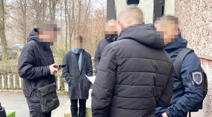 Екс-слідчий у Житомирі привласнив 500 тисяч з речових доказів