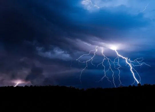 Гроза на Житомирщині залишила без світла 16 населених пунктів