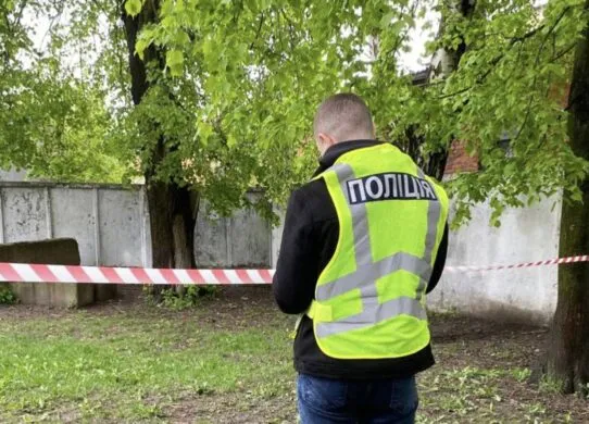 На Житомирщині 23-річний вчитель порізав ножем своїх колишніх учнів