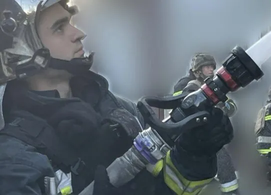 У Житомирі з пожежі рятувальники вивели двох дітей