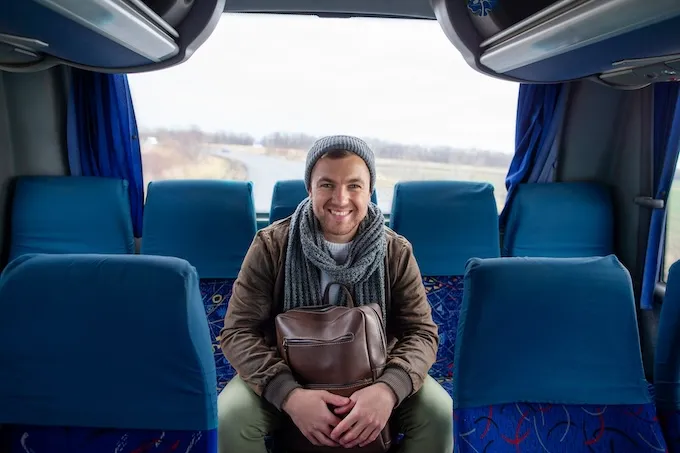 Які плюси має Львів - Варшава автобус та як підготуватися до поїздки?