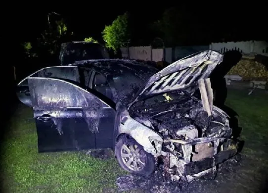Мешканець Житомирщини підпалив авто своєї знайомої через ревнощі