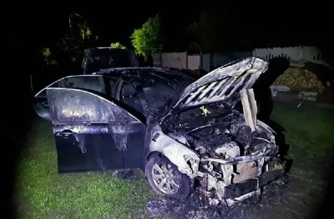 Мешканець Житомирщини підпалив авто своєї знайомої через ревнощі