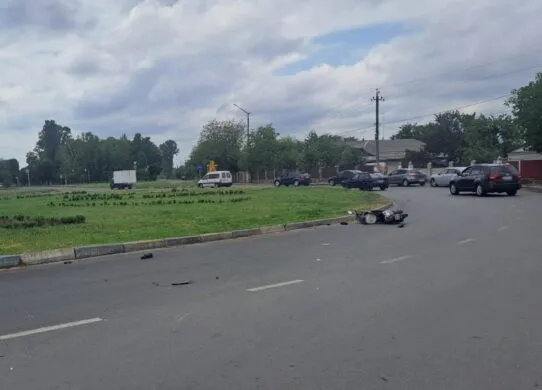 У Малині під авто потрапив 71-річний водій мопеду