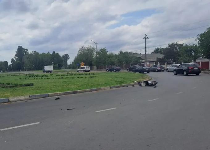 У Малині під авто потрапив 71-річний водій мопеду