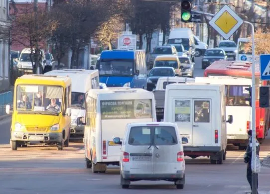 Як у Житомирі працюватиме громадський транспорт та поліція на Великдень?