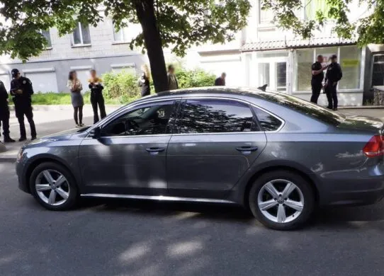 У Житомирі агресивний водій накинувся на дорозі на жінку та погрожував їй ножем